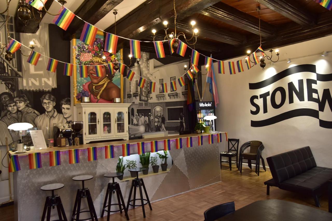 Hostel Stonewall - Self Check In Poznań Extérieur photo